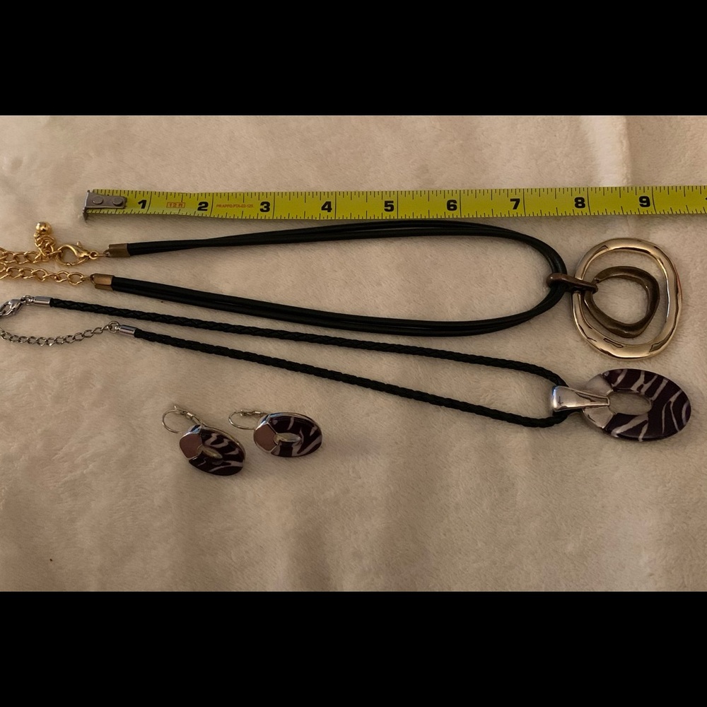 Two necklaces - Picture 4 of 11